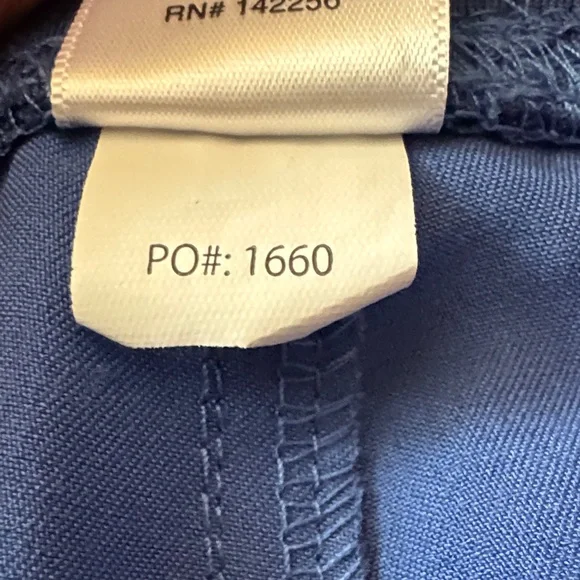 Figs “denim blue” size M scrub set.  Medium tall pants - Picture 6 of 6